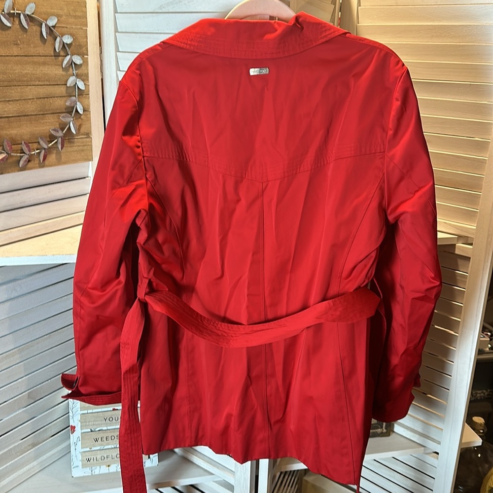Red Ellen Tracy Trench Coat with Belt and Pockets - Picture 4 of 8
